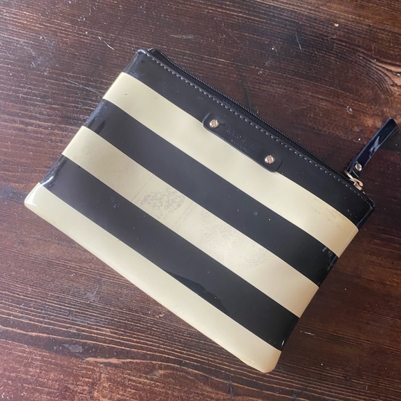 Kate Spade Change Purse - Picture 4 of 4